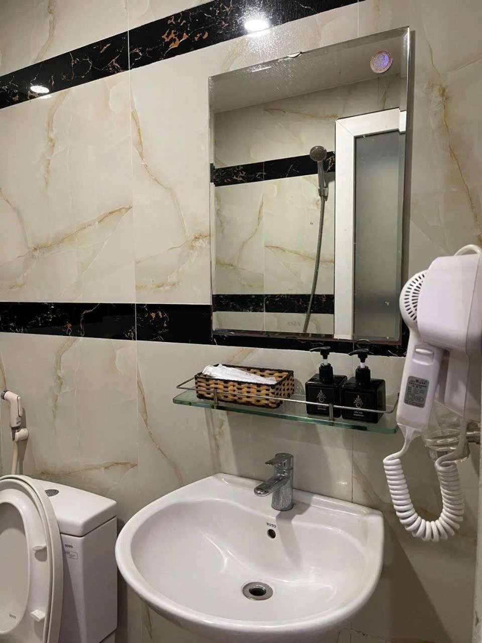 10H Hotel Хошимин Экстерьер фото
